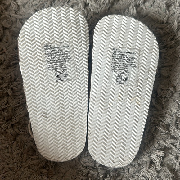 NWOT janie and jack sandal. Tried on, never worn. - Picture 2 of 4